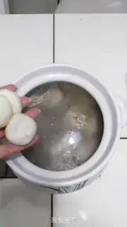 Make The Quilian bone soup step 3