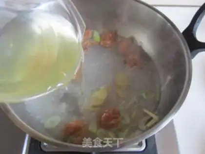 Make Shrimp melon fishball soup step 2