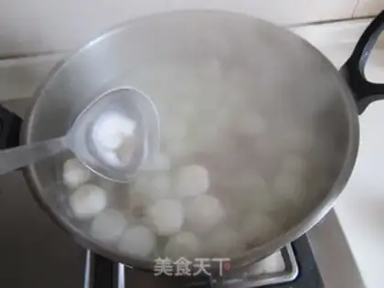 Make Shrimp melon fishball soup step 4