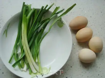 Make Garlic fried eggs step 0