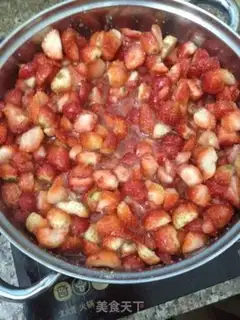 Make Strawberry sauce step 2