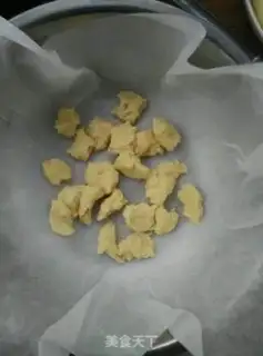 Make Hand toe toe with ham and bread step 4