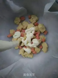 Make Hand toe toe with ham and bread step 6