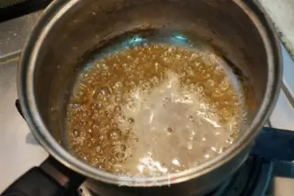 Make Maple pecan pretzels step 1