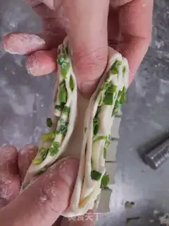Make Onion roll step 24