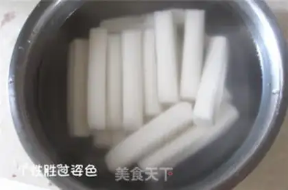 Make Hot fried rice cake step 1
