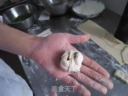 Make Onion roll step 32
