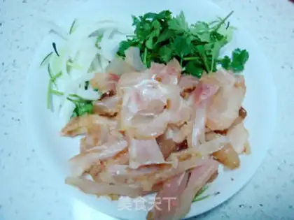 Make Spicy cow hoof step 1