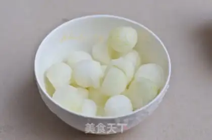 Make Dry melon step 1