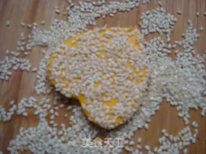 Make Pumpkin sesame rice cake step 9