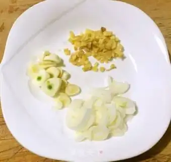 Make Five bouquets for tofu sea belts step 3