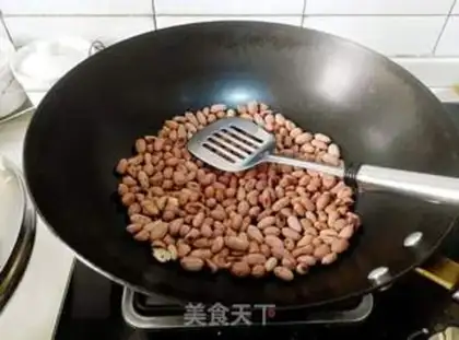Make Purely hand-made cow-rolling sugar step 1