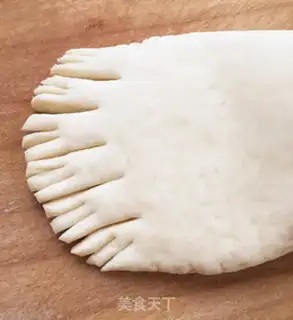 Make Little tiger flower step 3
