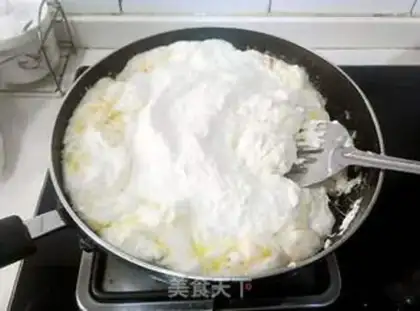 Make Purely hand-made cow-rolling sugar step 6
