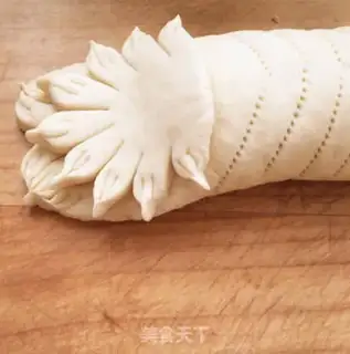 Make Little tiger flower step 12