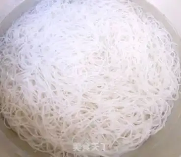 Make Tomato eggs and wooded rice wire step 3