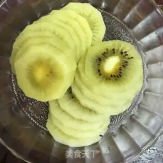 Make Fruit cream cake step 2
