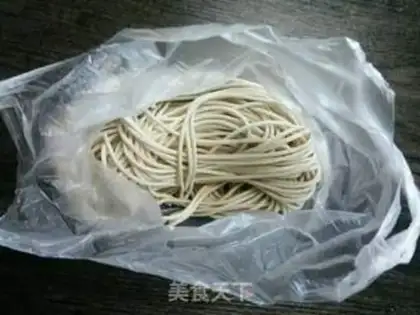 Make Onion sauce noodles step 0