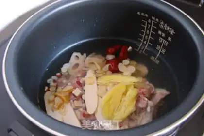 Make Citi Ying Liang chicken soup step 1