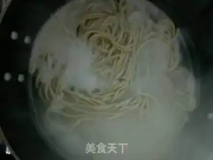 Make Onion sauce noodles step 3