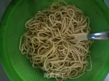 Make Onion sauce noodles step 4