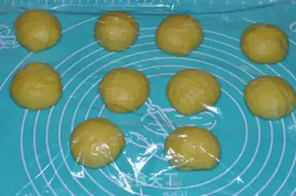 Make Pumpkin cranberry cheese step 5