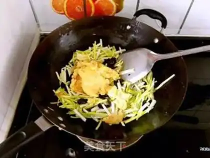 Make Scrambleded eggs step 5