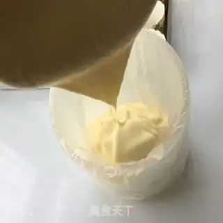 Make Soft paper cups of chili cake step 13