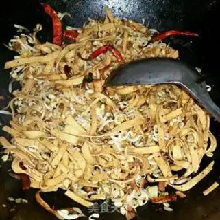 Make Spicy bean sprouts step 4