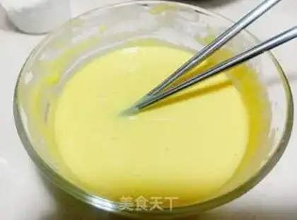 Make A sponge cake step 4