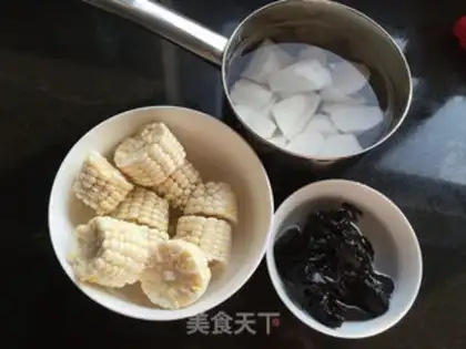 Make Corn mountain hen soup step 1