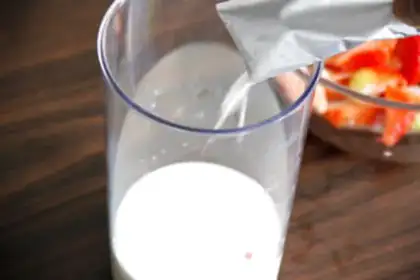 Make Strawberry shakes, moose step 4
