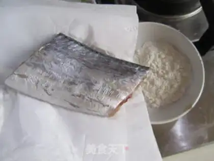 Make Cracked pepper tartare with fish step 3