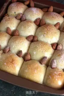 Make The Meow version squeezes bread step 7