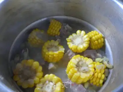 Make Soybeans cornbone soup step 7