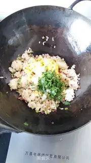 Make Korean chili seaweed fried rice step 6