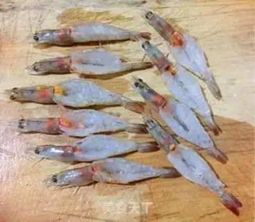 Make Garlic shrimp evaporating golden needle mushrooms step 6