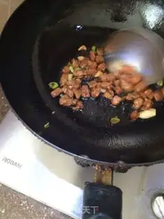 Make Quick hand sauce and fries step 3