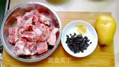Make Doudou potato evaporated ribs step 0