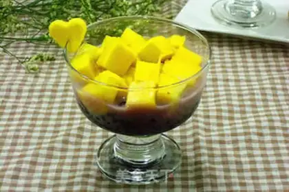 Make Mango coconut juice, black rice step 6