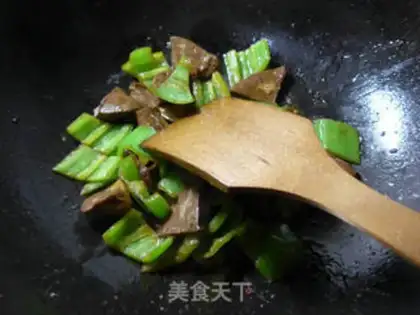 Make Pyramid fried pig lungs step 6