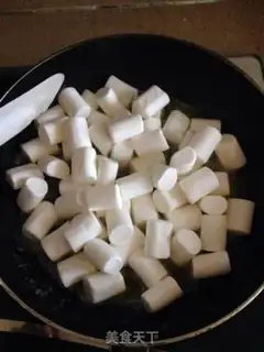 Make Cow Rolling Sugar step 2