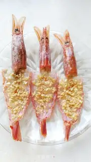 Make Garlic roasted South American red shrimp step 7
