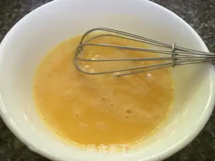 Make Egg pudding step 1
