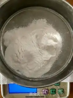 Make SpongeBob cranberry cake step 1