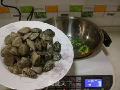 Make Wine and fragrance clams step 3