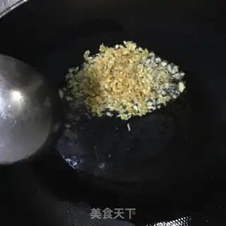 Make Garlic Dutch beans step 1