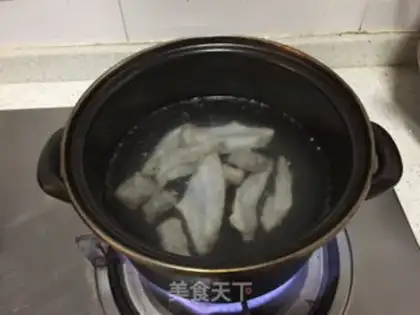 Make Roast rice chicken soup step 1