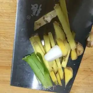 Make Tofu cow blood soup step 0