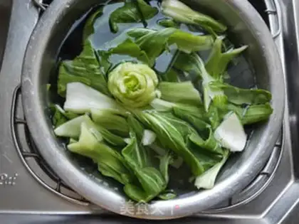 Make Shrimp plum soup step 0